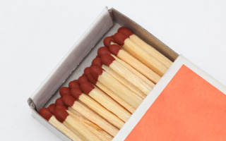 為什么要禁止開關(guān)電源使用紅磷？